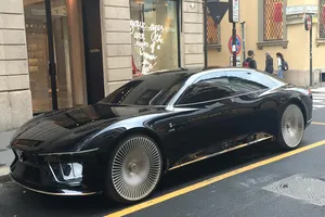 El Italdesign Giugiaro GEA se deja ver por las calles de Milán como si tal cosa