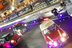 MINI John Cooper Works 2015, de estreno en la MINI Metro Race de Chamartín en Madrid