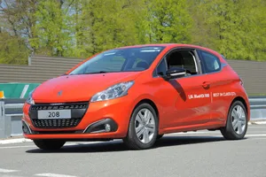 El Peugeot 208 bate el récord de consumo: ¡2.0 litros cada 100 km!