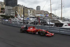 Vettel le levanta los terceros libres de Mónaco a Hamilton