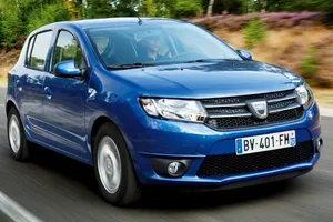 Francia - Abril 2015: Dacia vuelve a la carga