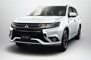 Mitsubishi Outlander PHEV 2016, presentado en Japón