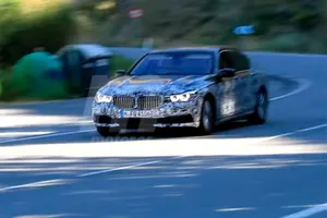 El Alpina B7 2016 muestra sus 600 CV en movimiento