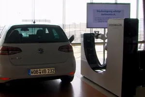 E-smartconnect, la estación de carga para coches eléctricos rápida y automática de Volkswagen