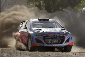 Hayden Paddon recibe las últimas evoluciones del Hyundai i20 WRC