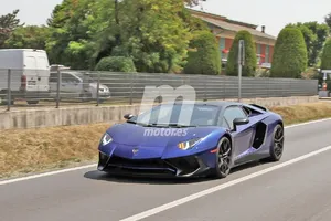 Lamborghini Aventador SV Roadster, cazado completamente al descubierto