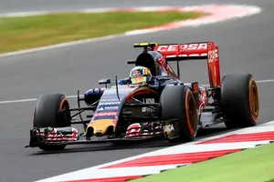 Sainz urge a Toro Rosso para mejorar el ritmo inicial en carrera