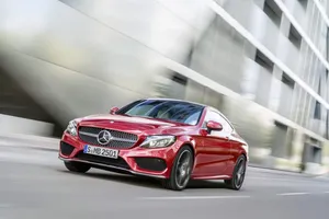 Mercedes Clase C Coupe 2016, ahora en vídeo