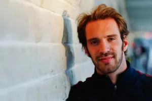 Jean Eric Vergne se ve con opciones de ser piloto de Haas en 2016