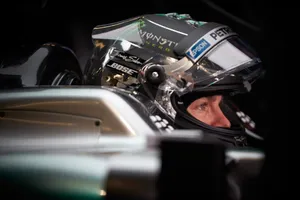 Rosberg y Hamilton vuelven por sus fueros