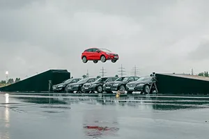 El nuevo Opel Astra vuela para hacernos ver que es mejor