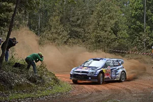 Jari-Matti Latvala líder del Rally de Australia tras ocho tramos