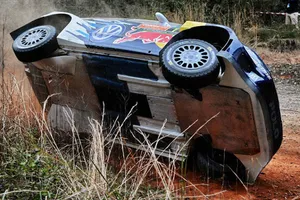 Ogier a dos ruedas y líder del shakedown en Australia