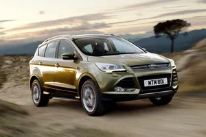 Reino Unido - Agosto 2015: El Ford Kuga se estrena en el Top 10