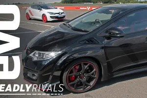 EVO enfrenta al Renault Mégane RS Trophy R con el Honda Civic Type-R