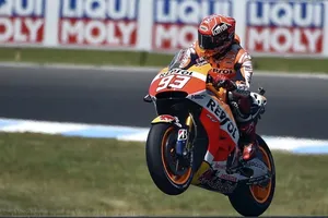 Marc Márquez gana el GP de Australia y Lorenzo recorta a Rossi 