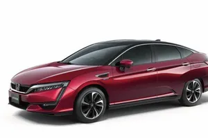 Honda Clarity Fuel Cell, el nuevo coche de hidrógeno japonés con hasta 700 km de autonomía