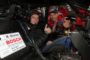 Max Verstappen se sube al Audi RS 5 DTM de Ekström