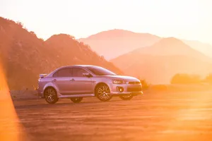 Mitsubishi Lancer 2016, pocos cambios, pero todos para mejor