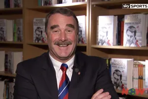 Mansell, con 62 años, cree que igualaría a Hamilton con el Mercedes
