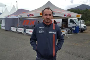 Robert Kubica manda en el shakedown con lluvia de Córcega