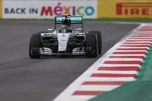 Rosberg marca la pauta en los terceros libres
