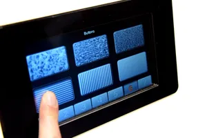 Bosch inventa la primera pantalla táctil con botones en relieve