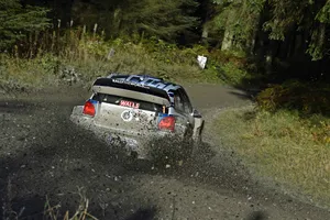 Sébastien Ogier, rey del barro en el Rally de Gales