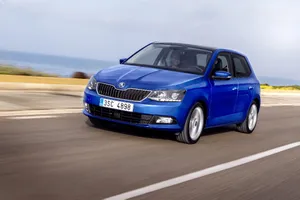 Alemania - Noviembre 2015: El Skoda Fabia se asienta en el Top 10