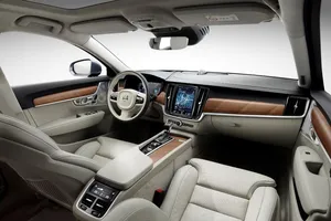 El Volvo S90 descubre los detalles de su interior en video
