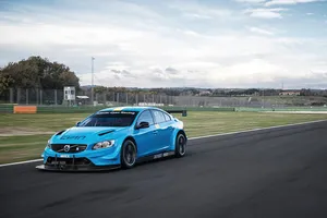 Test del Volvo S60 Polestar TC1 en Vallelunga