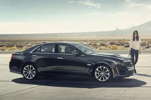 Cadillac retrasa su tecnología de conducción semiautónoma