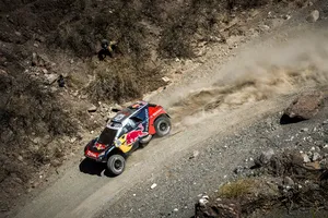 Dakar 2016, etapa 9: Carlos Sainz reina en el caos y el calor