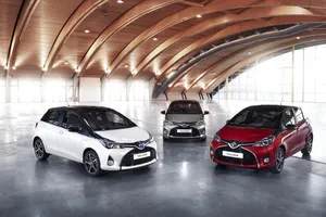 Toyota Yaris 2016, con más equipamiento y pinturas bitono