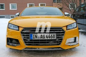 Cazado el Audi TT RS 2016, su interior al descubierto