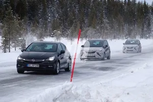 El facelift del Opel Zafira Tourer se pasea de nuevo