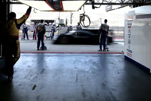 El Toyota TS050 del WEC 2016 se mueve en las sombras