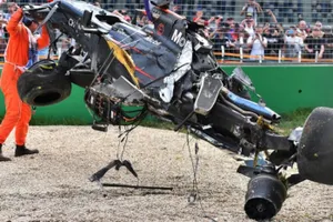 Alonso tendrá que usar un segundo motor en Bahrein