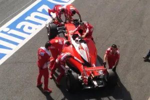 Crónica penúltima jornada de test: Raikkonen, mejor tiempo de la pretemporada. Alonso sin problemas