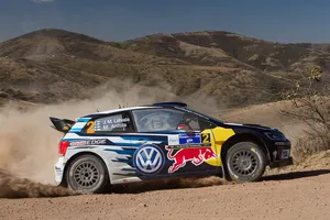 Jari-Matti Latvala exprime su ventaja en el Rally de México