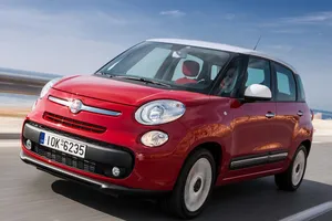 Italia - Febrero 2016: La gama 500 de Fiat impone su ley