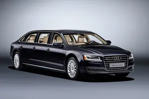 Audi A8 L Extended, una limusina de lujo de seis puertas y seis asientos