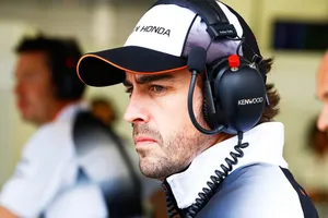 Fernando Alonso depende de los médicos en China