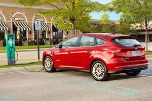 Ford lanzará un eléctrico para rivalizar con el Bolt y Model 3