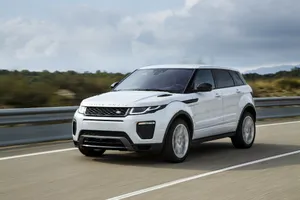 Reino Unido - Marzo 2016: Land Rover entra en el Top 10