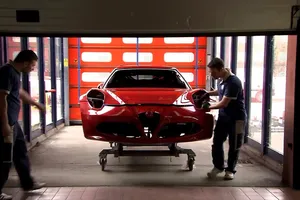 Así es como se ensambla un Alfa Romeo 4C a mano