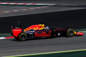 Verstappen marca el ritmo en la segunda jornada de test en Montmeló