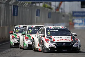 La eterna investigación del suelo de los Honda Civic WTCC