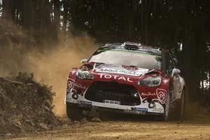 Kris Meeke lidera un caótico y accidentado Rally de Portugal