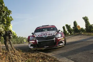 Nasser Al-Attiyah opta a un Volkswagen Polo R WRC